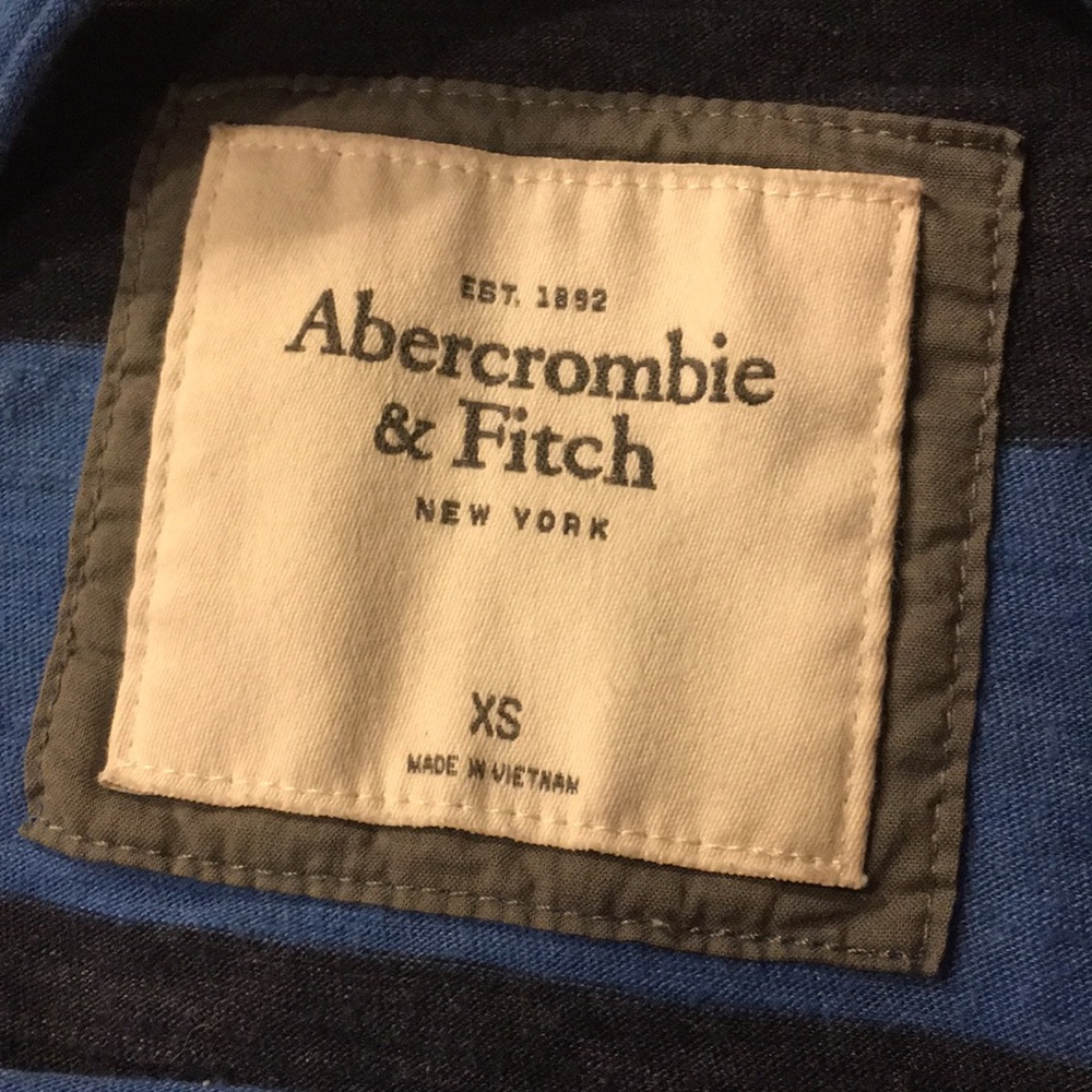 Abercrombie and Fitch Tee - Picture 4 of 4